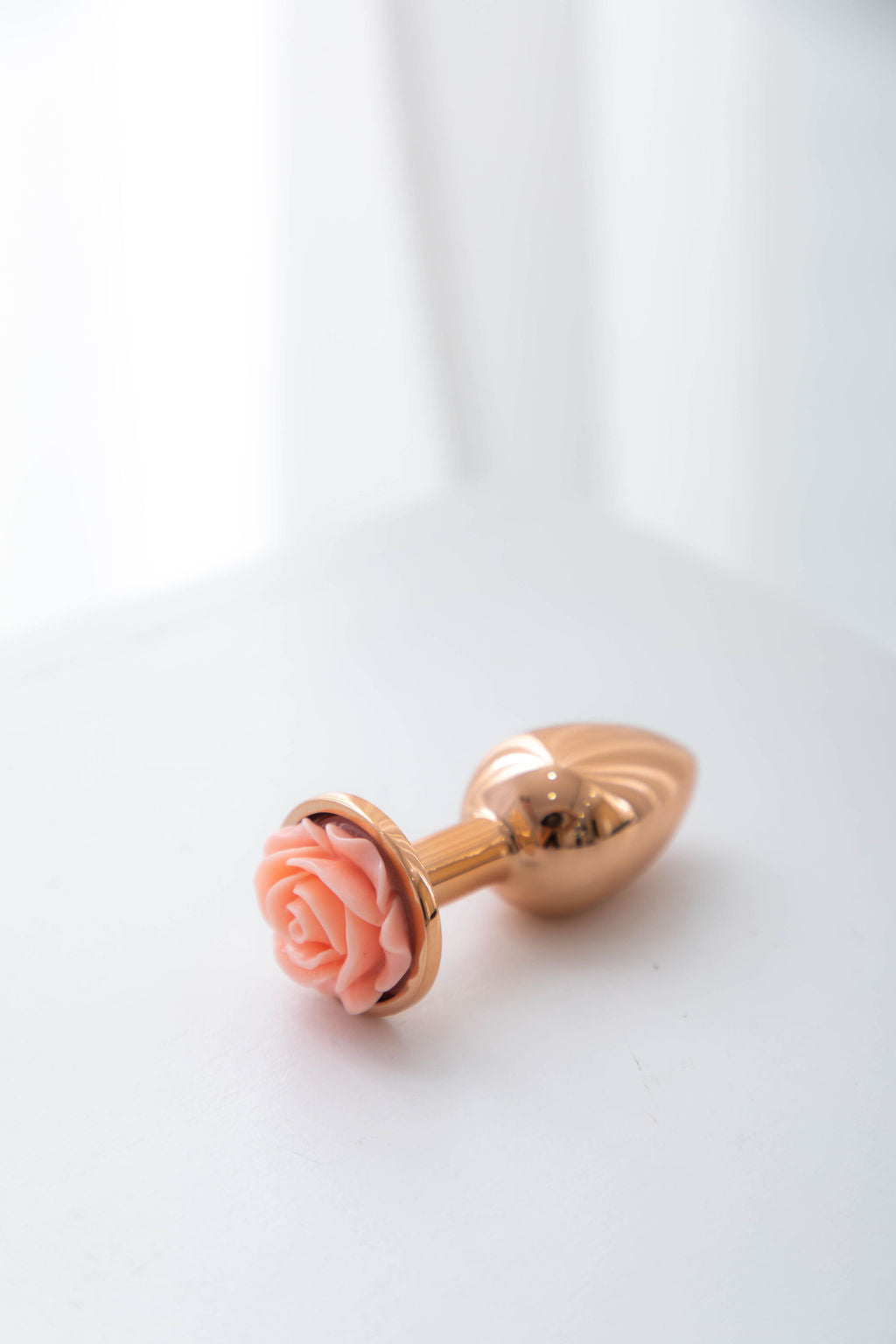 Rear Plug Rose