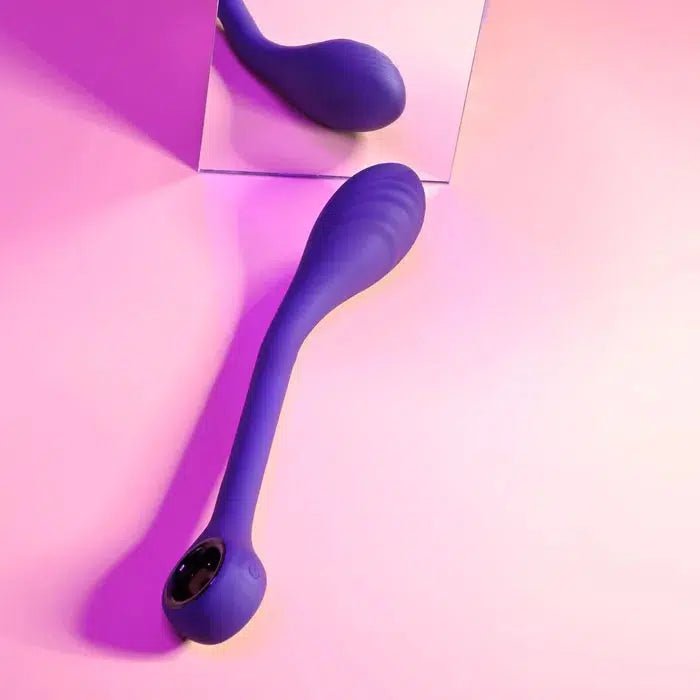 Playboy Pleasure SPOT ON - G - Spot Vibrator - vibrator - Naked Curve